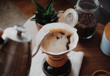 A battle of manual grinders broken down in images